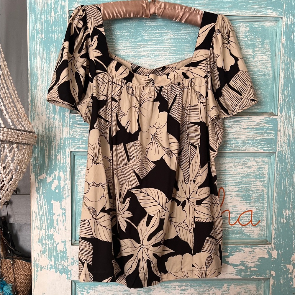 Nani aloha wear Floral Black and Cream Women's Top Hawaii designer made in USA